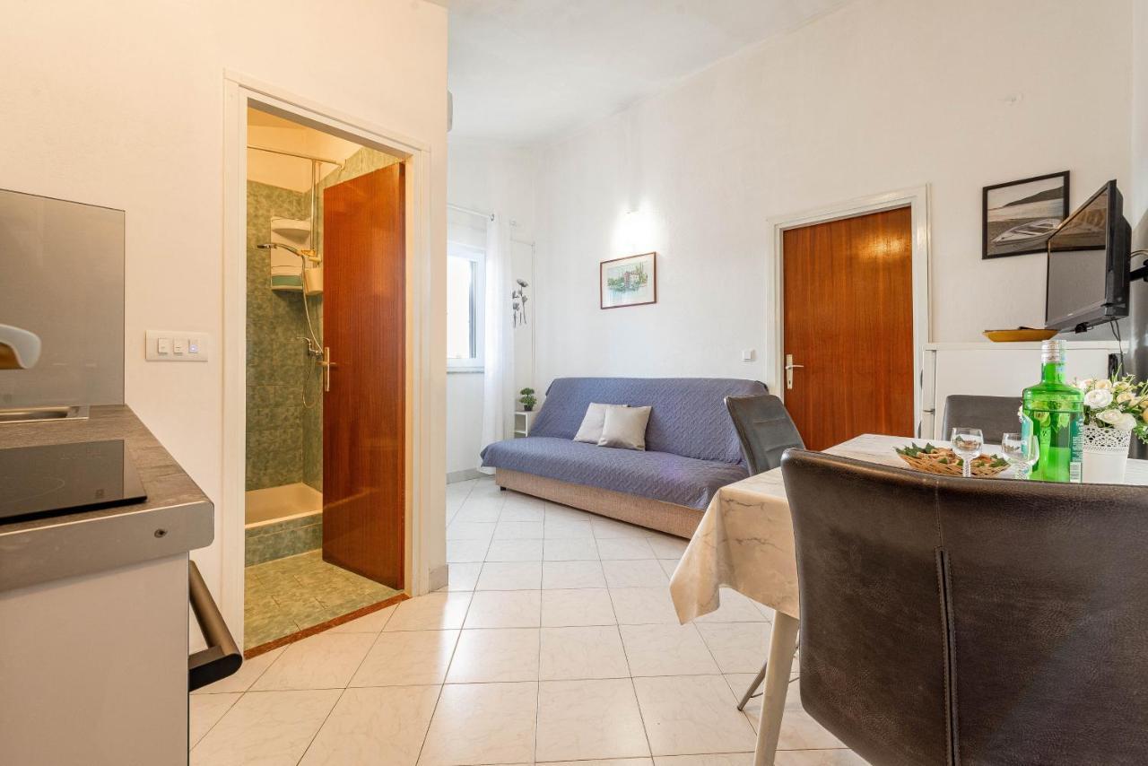 Family Friendly Seaside Apartments Kozino, Zadar - 5749 Petrcane Ngoại thất bức ảnh