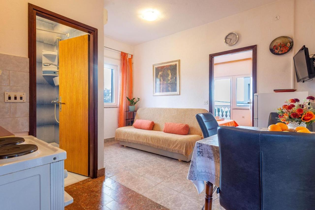 Family Friendly Seaside Apartments Kozino, Zadar - 5749 Petrcane Ngoại thất bức ảnh