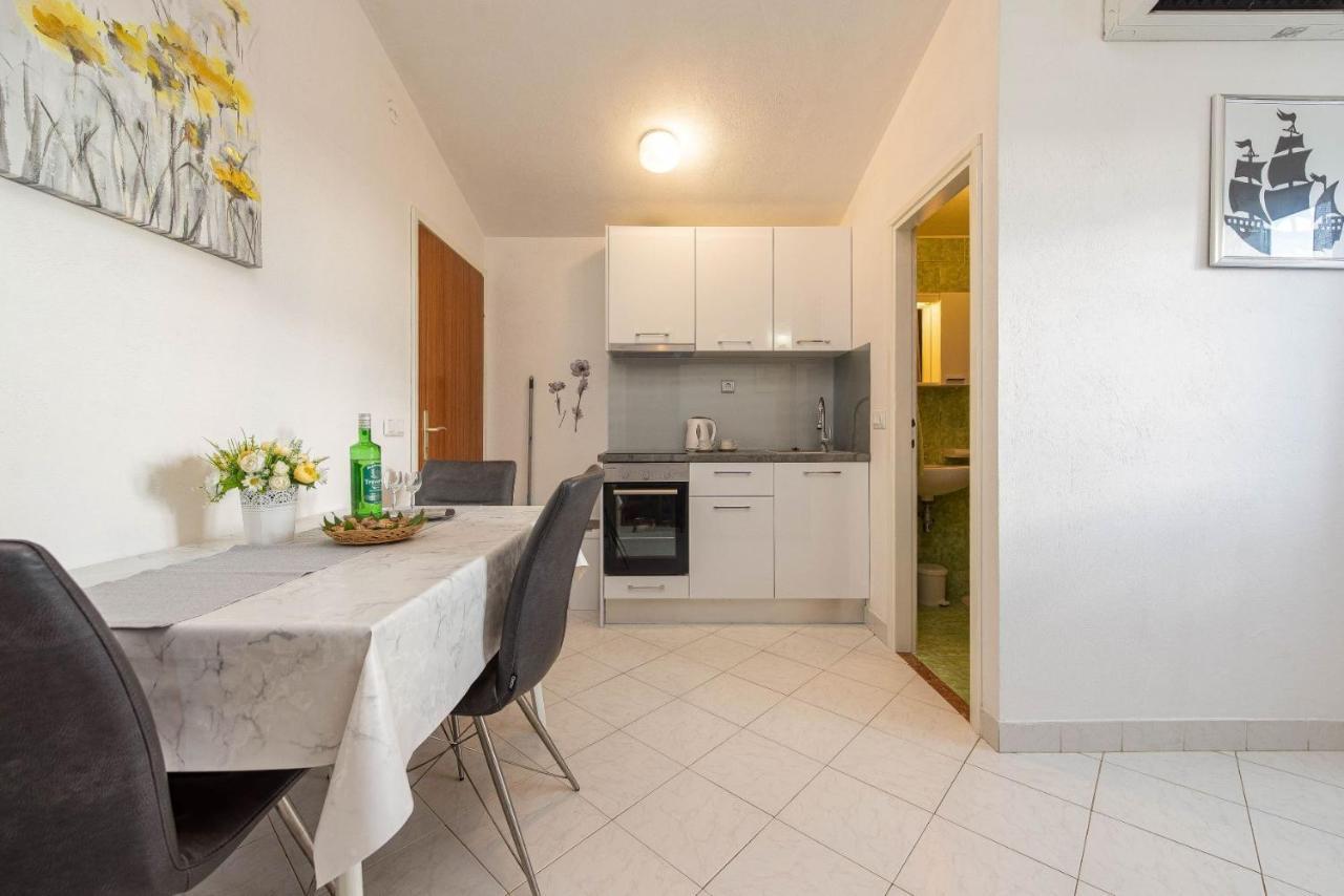 Family Friendly Seaside Apartments Kozino, Zadar - 5749 Petrcane Ngoại thất bức ảnh